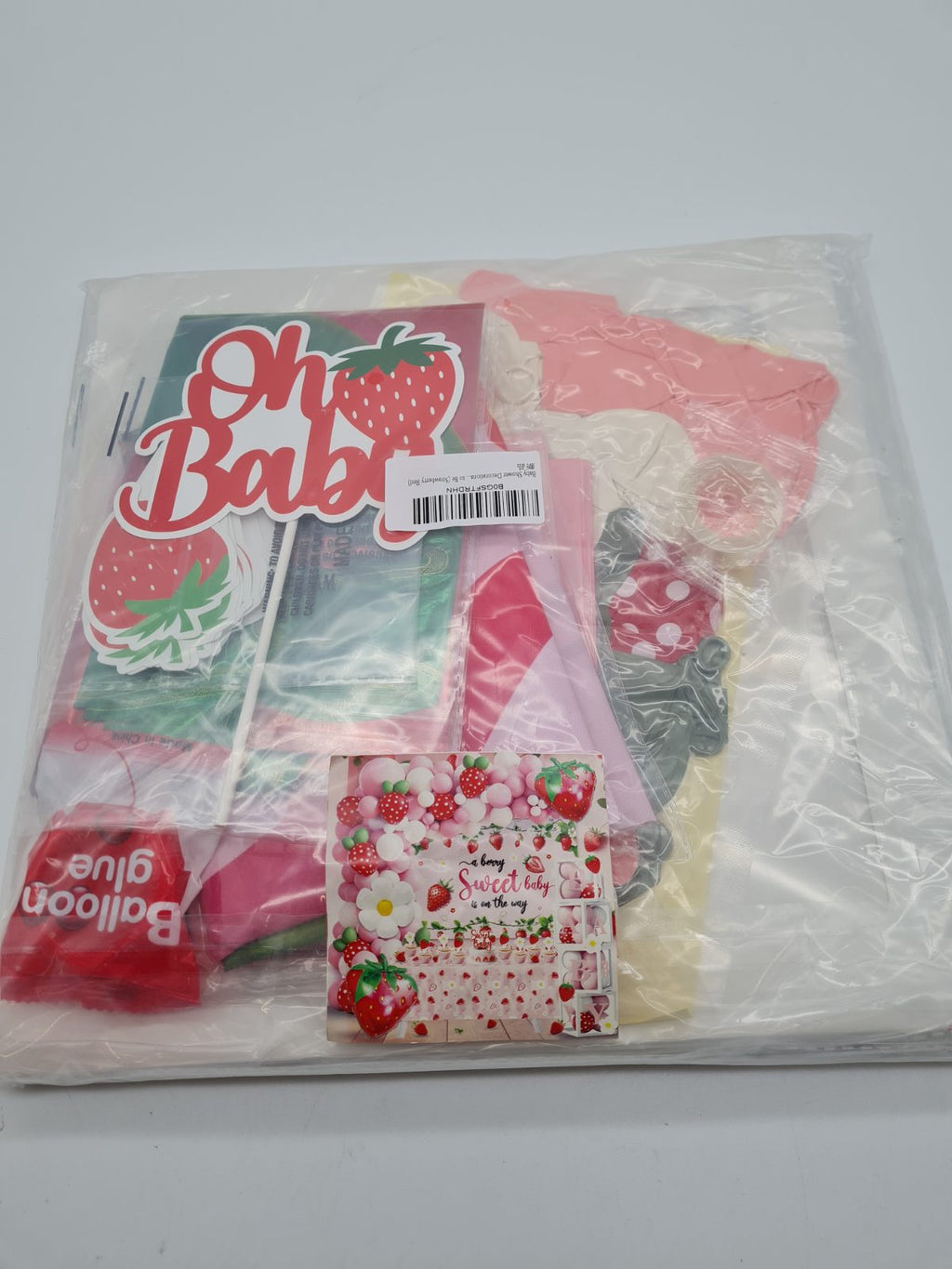 Strawberry-Themed Baby Shower Decoration Set — photograph 2