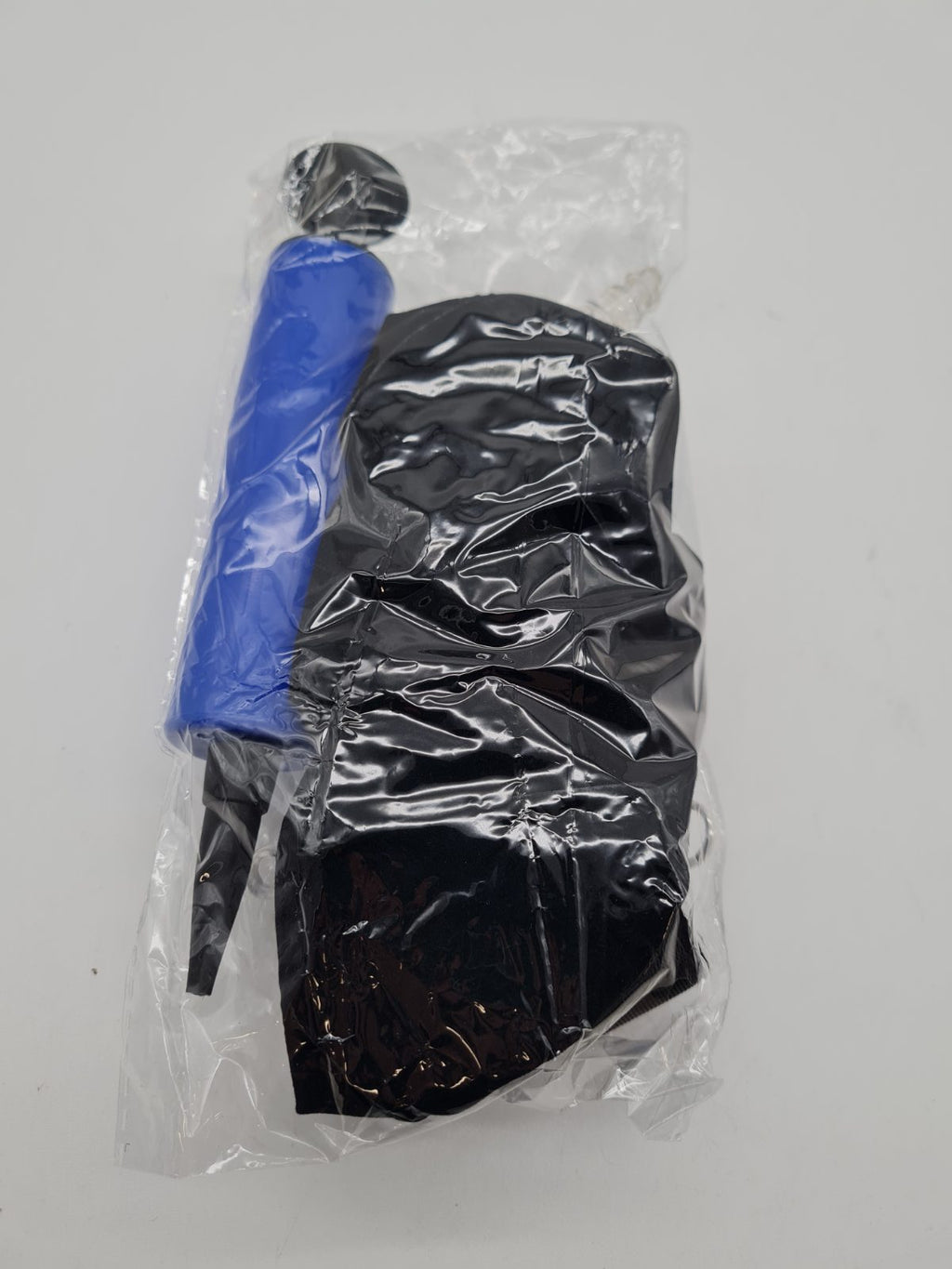 Hand pump and inflatable ball — photograph 2