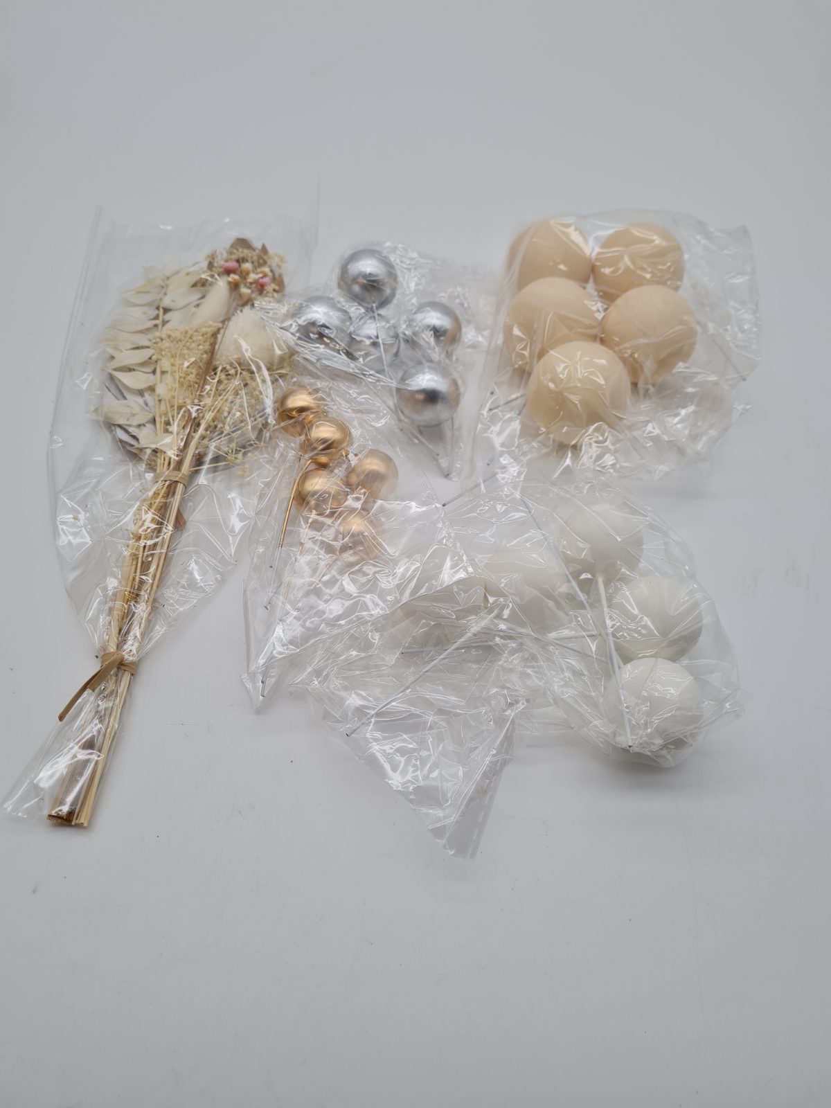 Dried flower arrangement craft kit — photograph 1