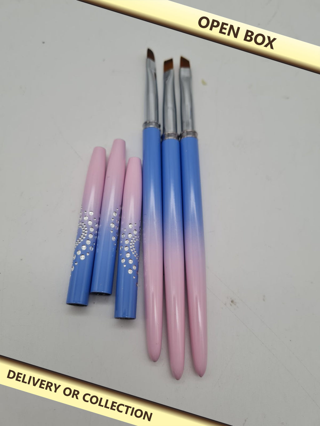 Set of 3 Nail Art Brushes — photograph 1 — Open box; auction delivery information shown on image