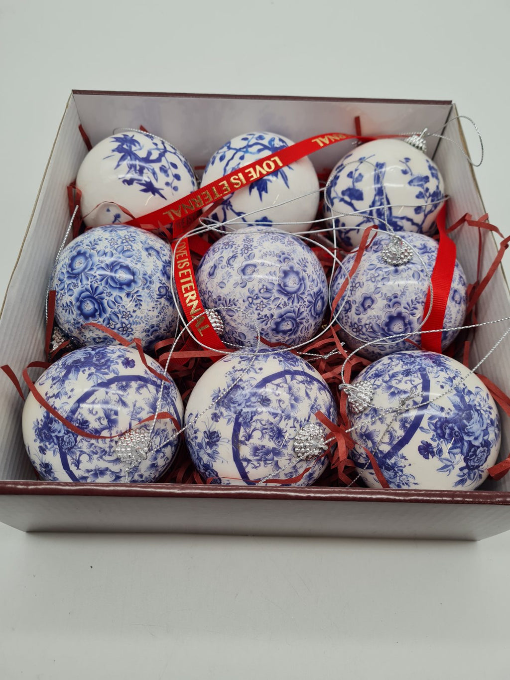 Set of 9 Blue and White Floral Christmas Tree Baubles — photograph 1