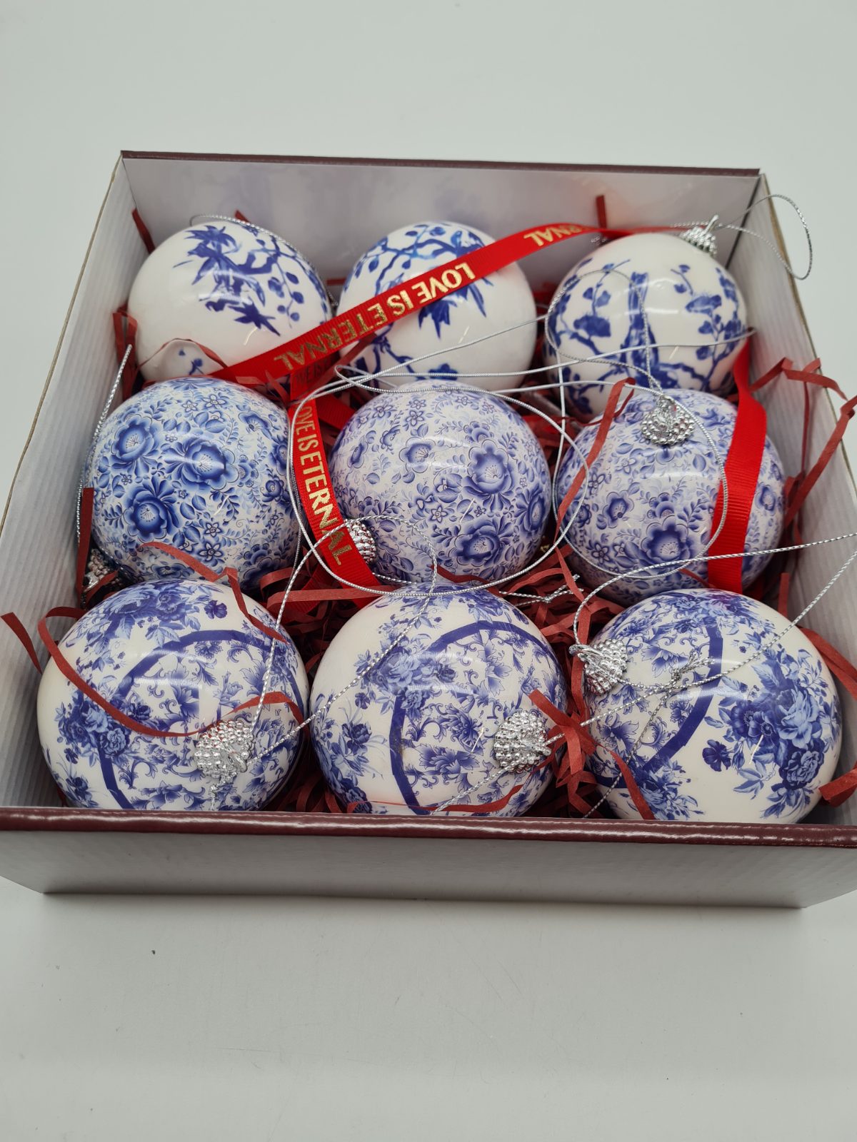 Set of 9 Blue and White Floral Christmas Tree Baubles — photograph 1