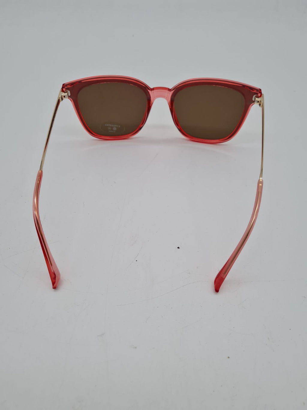 DUCO Yellow-Tinted Sunglasses — photograph 2