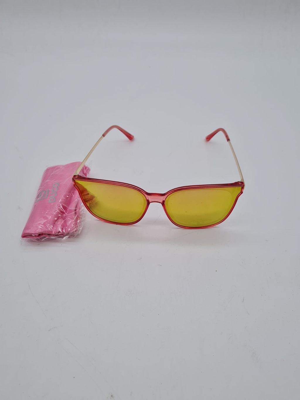 DUCO Yellow-Tinted Sunglasses — photograph 1