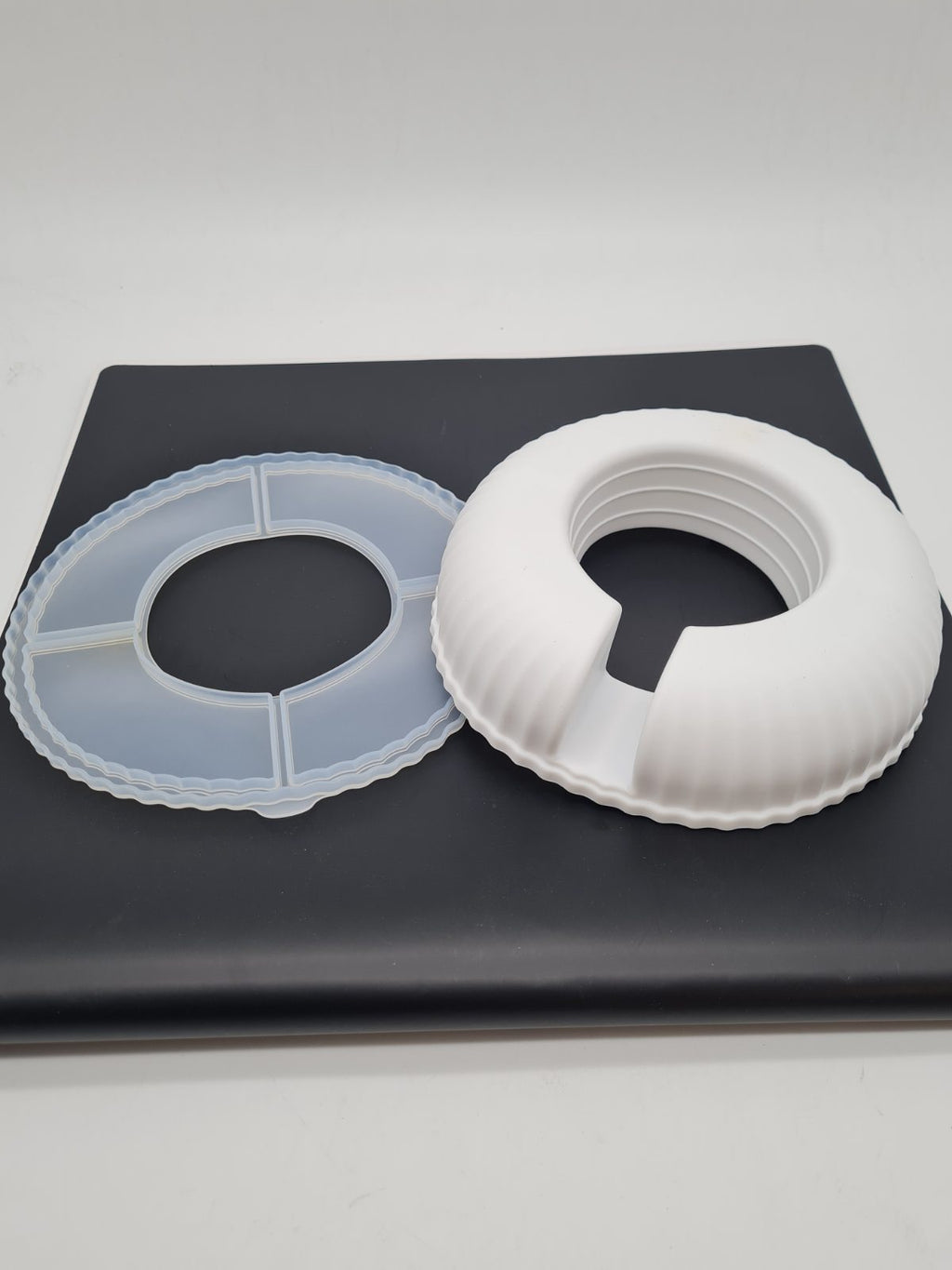 Silicone round mould — photograph 1