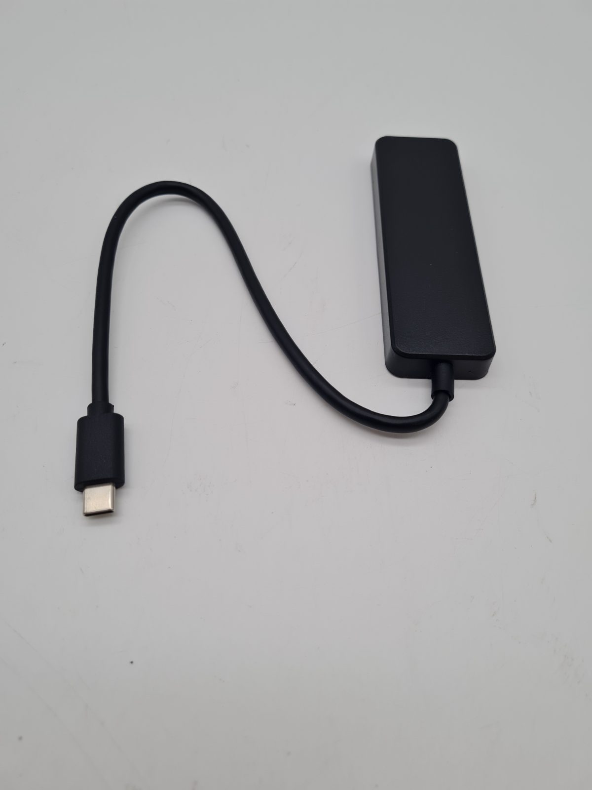 USB-C 3.0 4-Port USB Hub — photograph 1