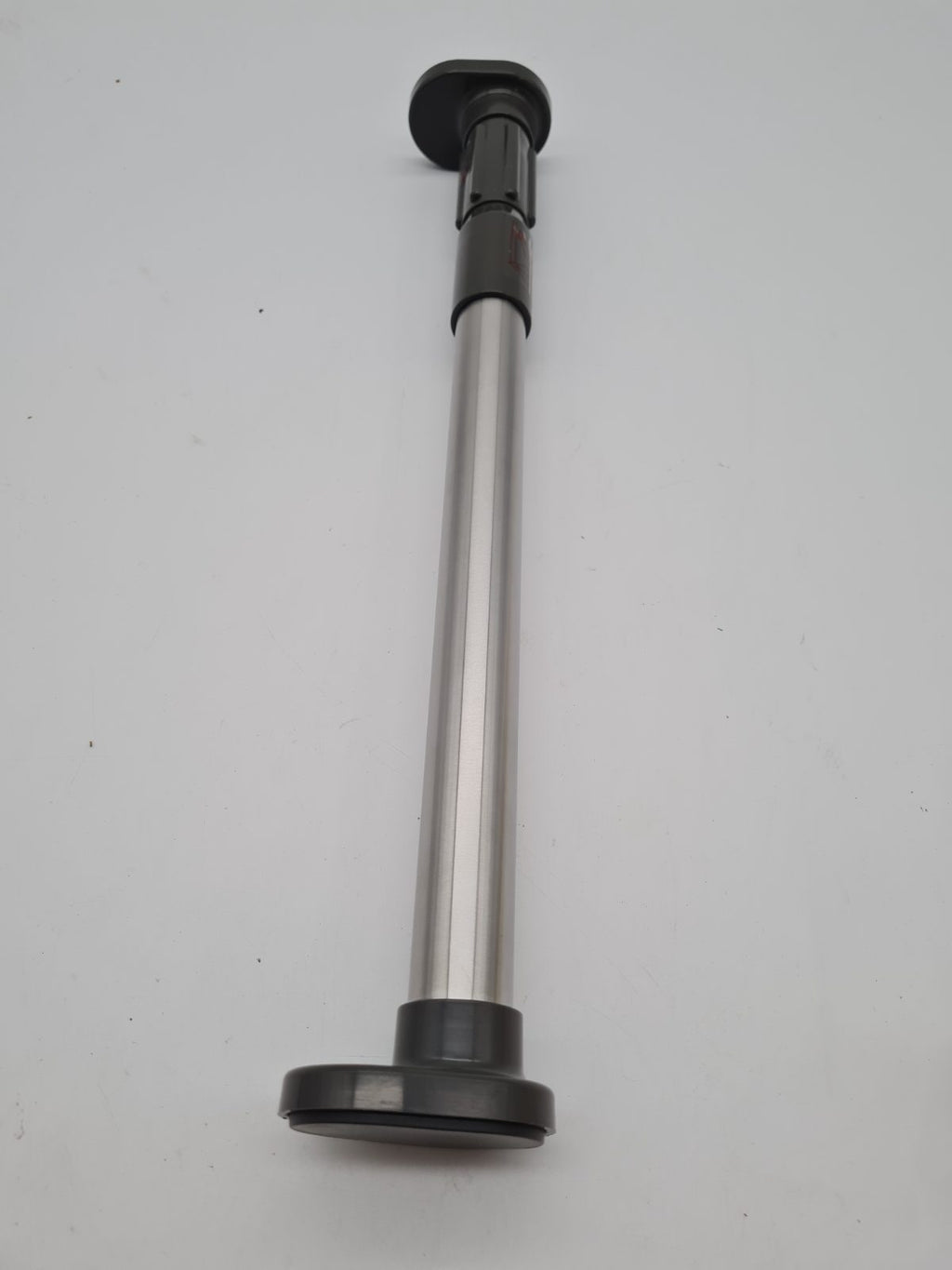 Adjustable Telescopic Tension Rod — photograph 1