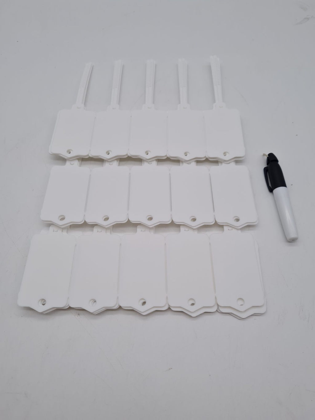 Plastic Loop Plant Tags 50pcs â€” photograph 1