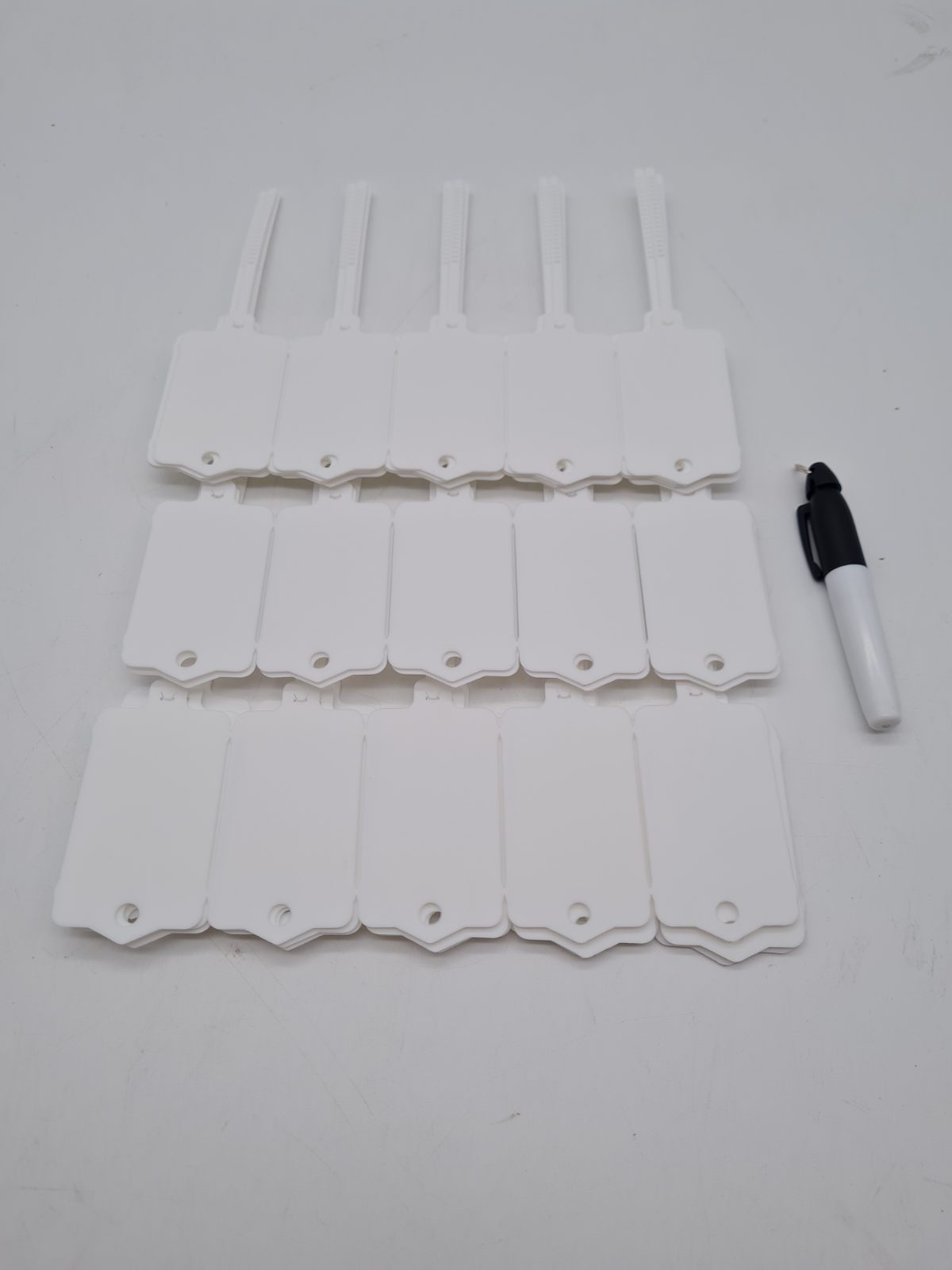 Plastic Loop Plant Tags 50pcs â€” photograph 1