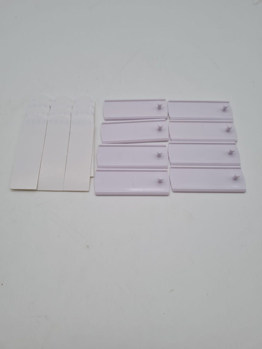8 Adhesive Picture Frame Hooks â€” photograph 1