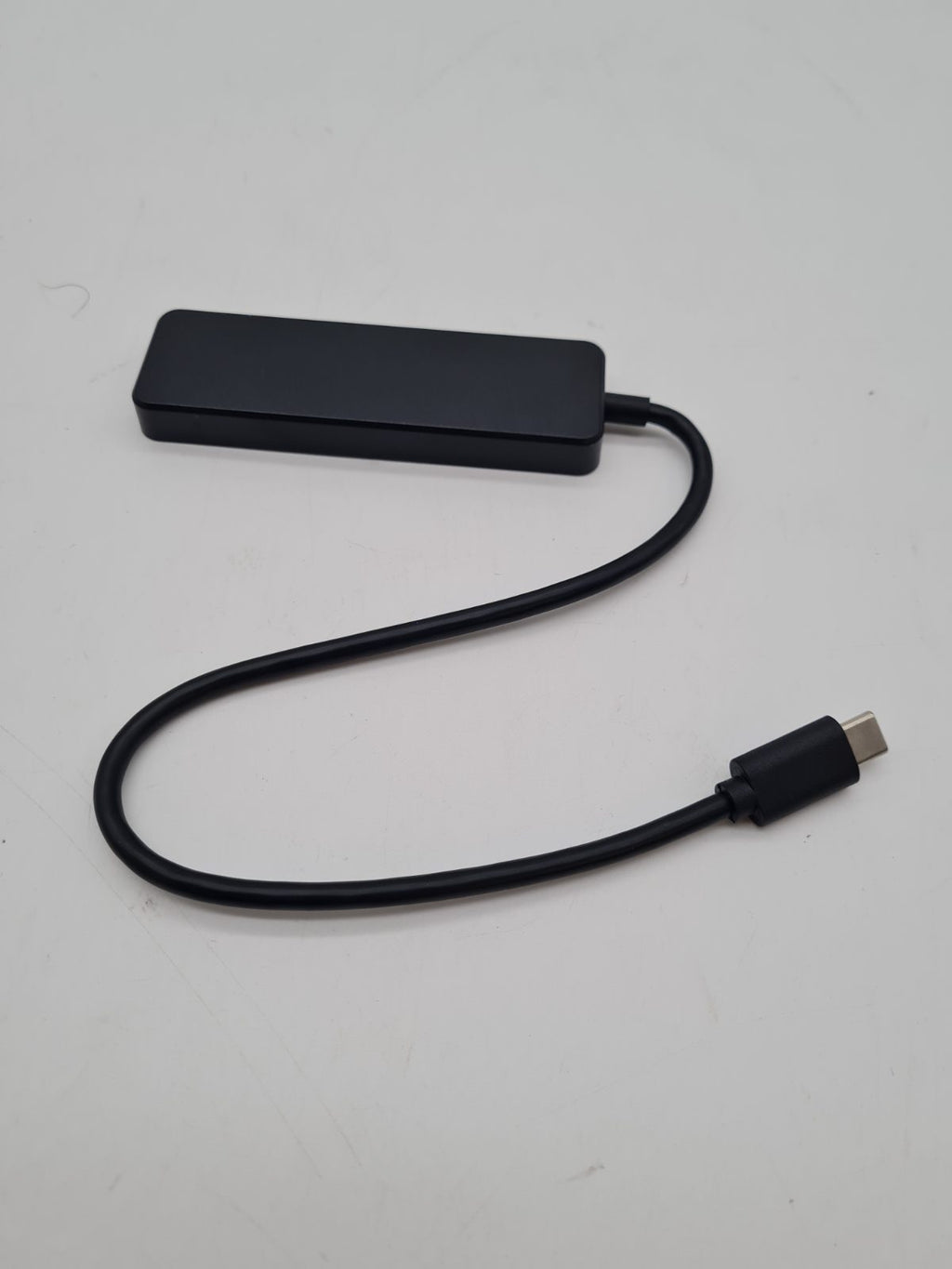USB-C 3.0 4-Port USB Hub — photograph 2