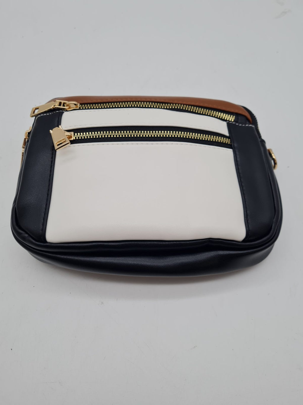 Crossbody Bag — photograph 2