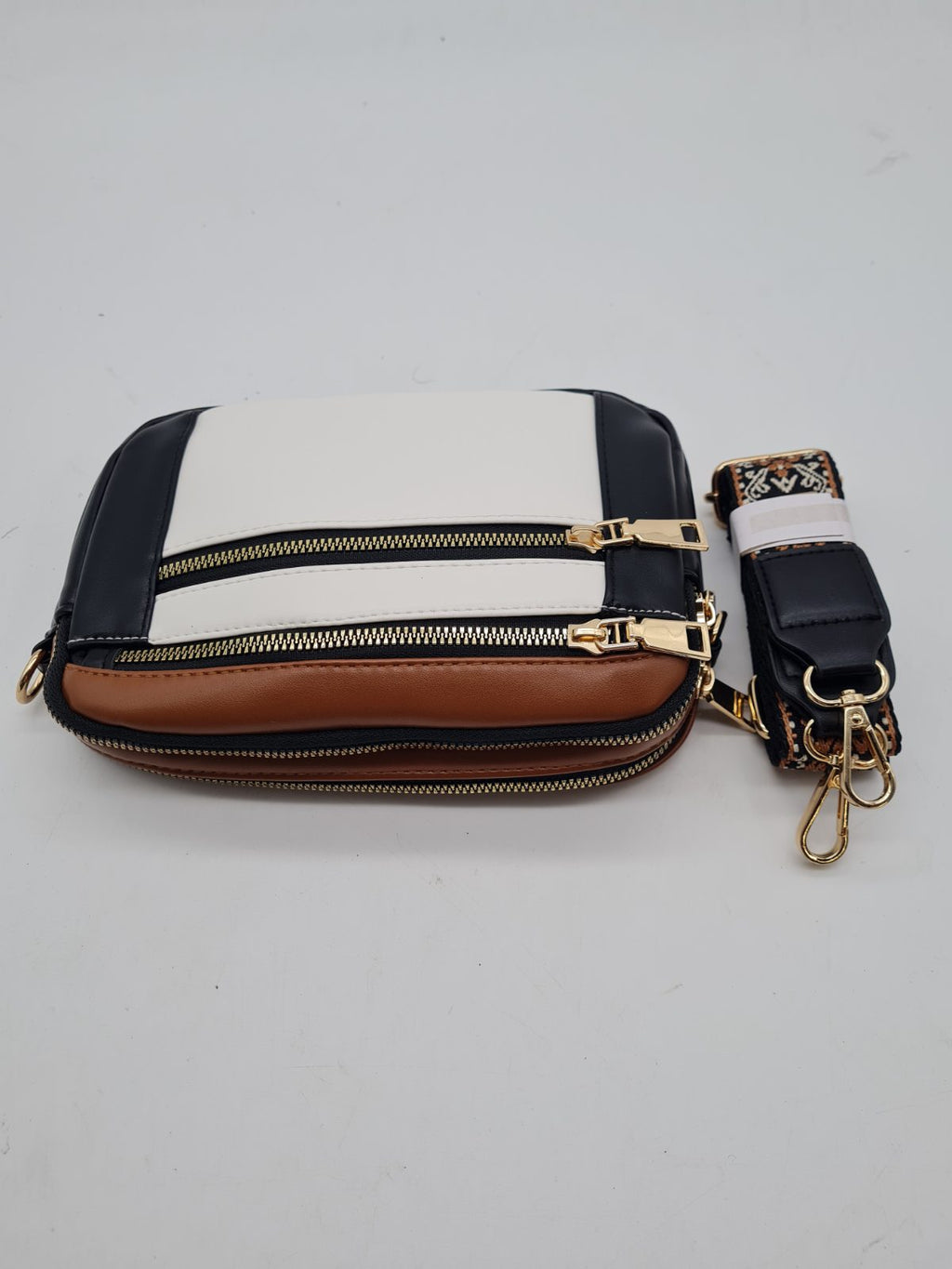 Crossbody Bag â€” photograph 1
