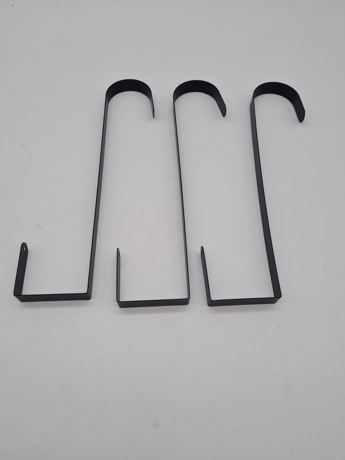 Set of 3 Over-Door Wreath Hangers — photograph 2