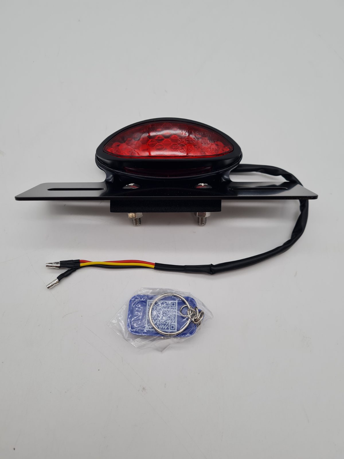 Motorcycle/Scooter LED Tail Light with Number Plate Bracket — photograph 1
