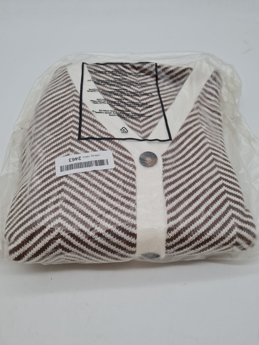 Dokotoo Chevron Stripe Knitted Cardigan size M â€” photograph 3