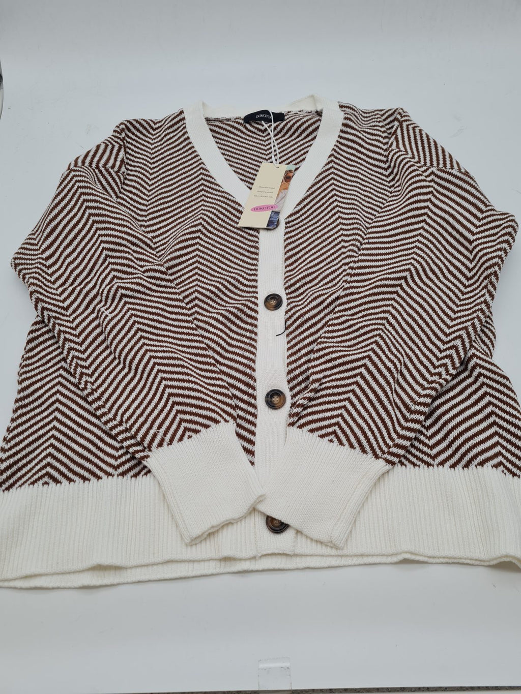 Dokotoo Chevron Stripe Knitted Cardigan size M â€” photograph 1