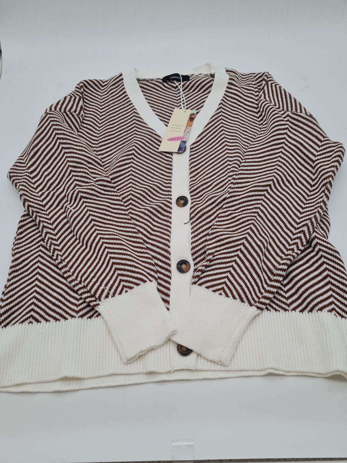 Dokotoo Chevron Stripe Knitted Cardigan size M â€” photograph 1