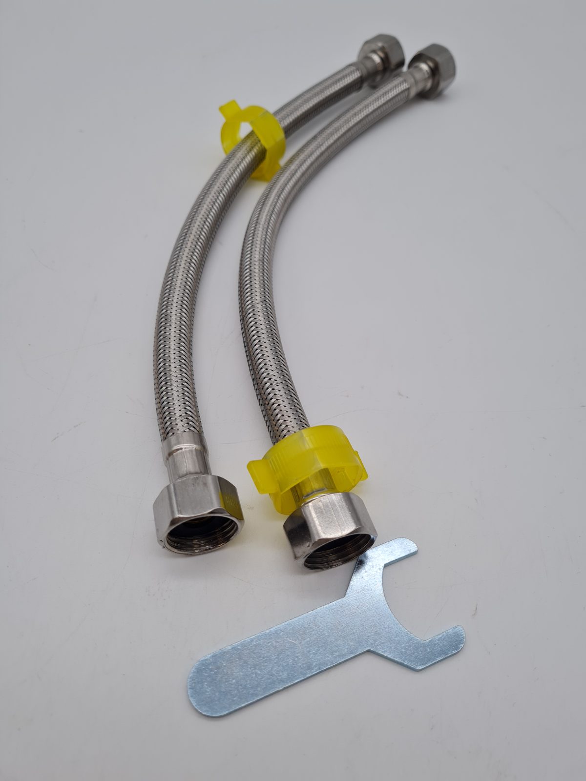 Pair of 30cm Braided Flexible Tap Connector Hoses â€” photograph 1