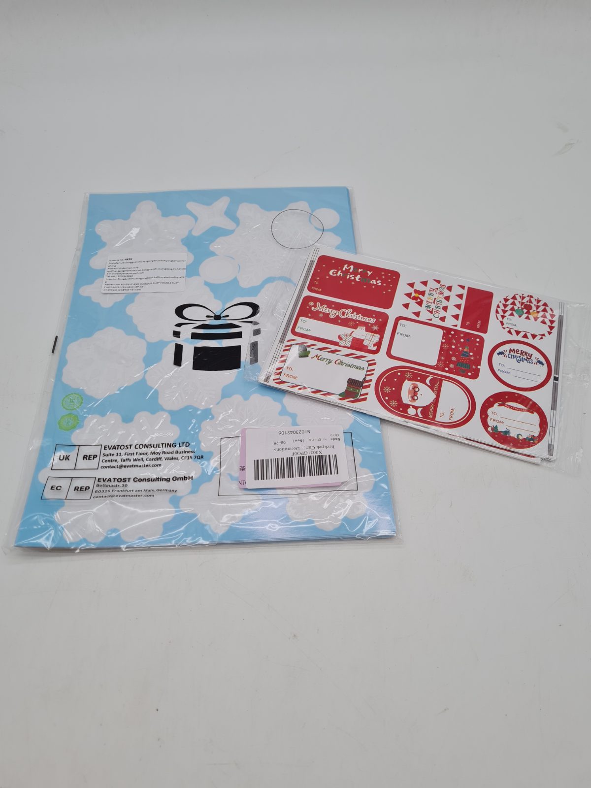 Snowflake window stickers and Christmas gift tag stickers — photograph 1