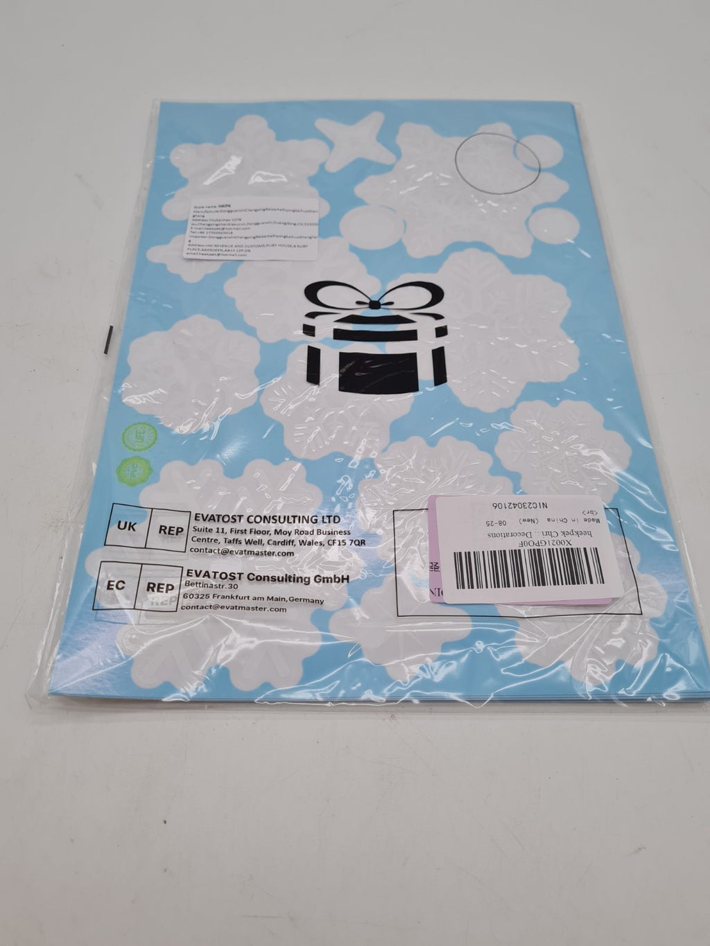 Snowflake window stickers and Christmas gift tag stickers â€” photograph 3