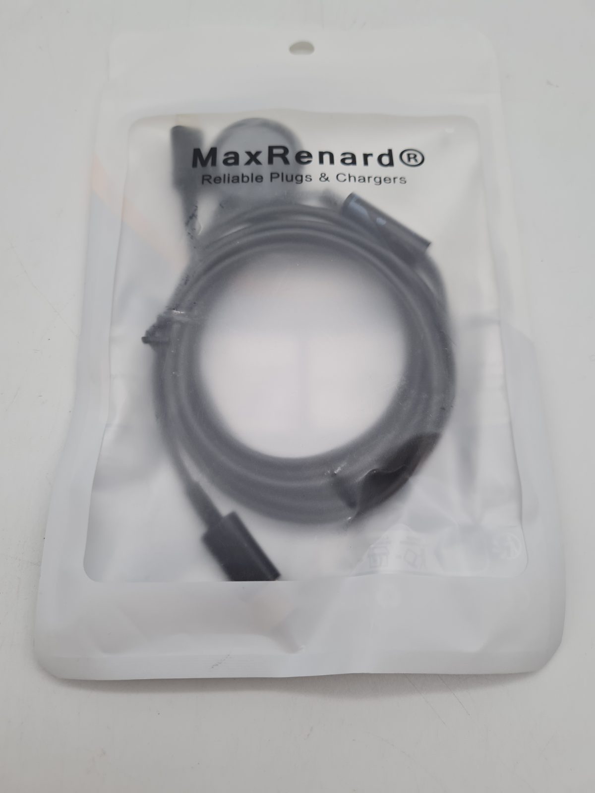USB-C to Lightning and smartwatch charging cable â€” photograph 3