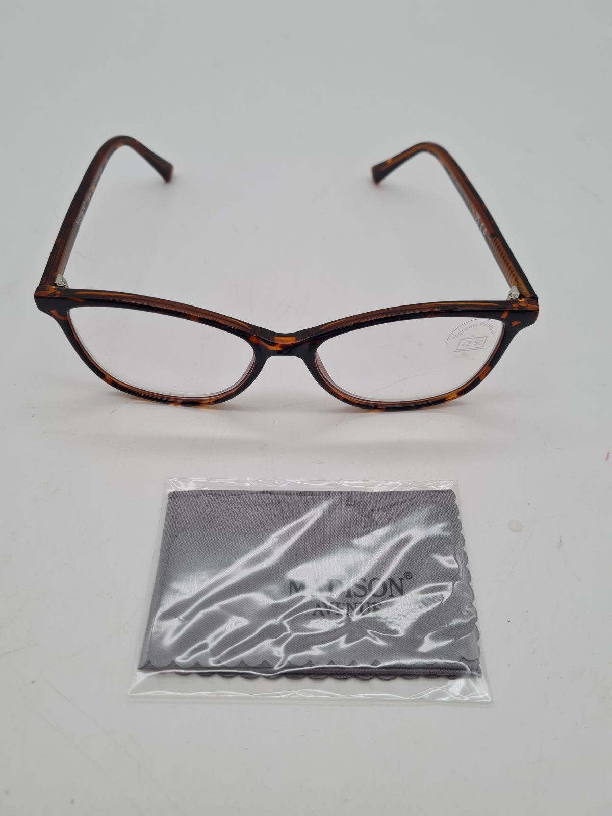 Madison Avenue +2.50 Reading Glasses â€” photograph 1