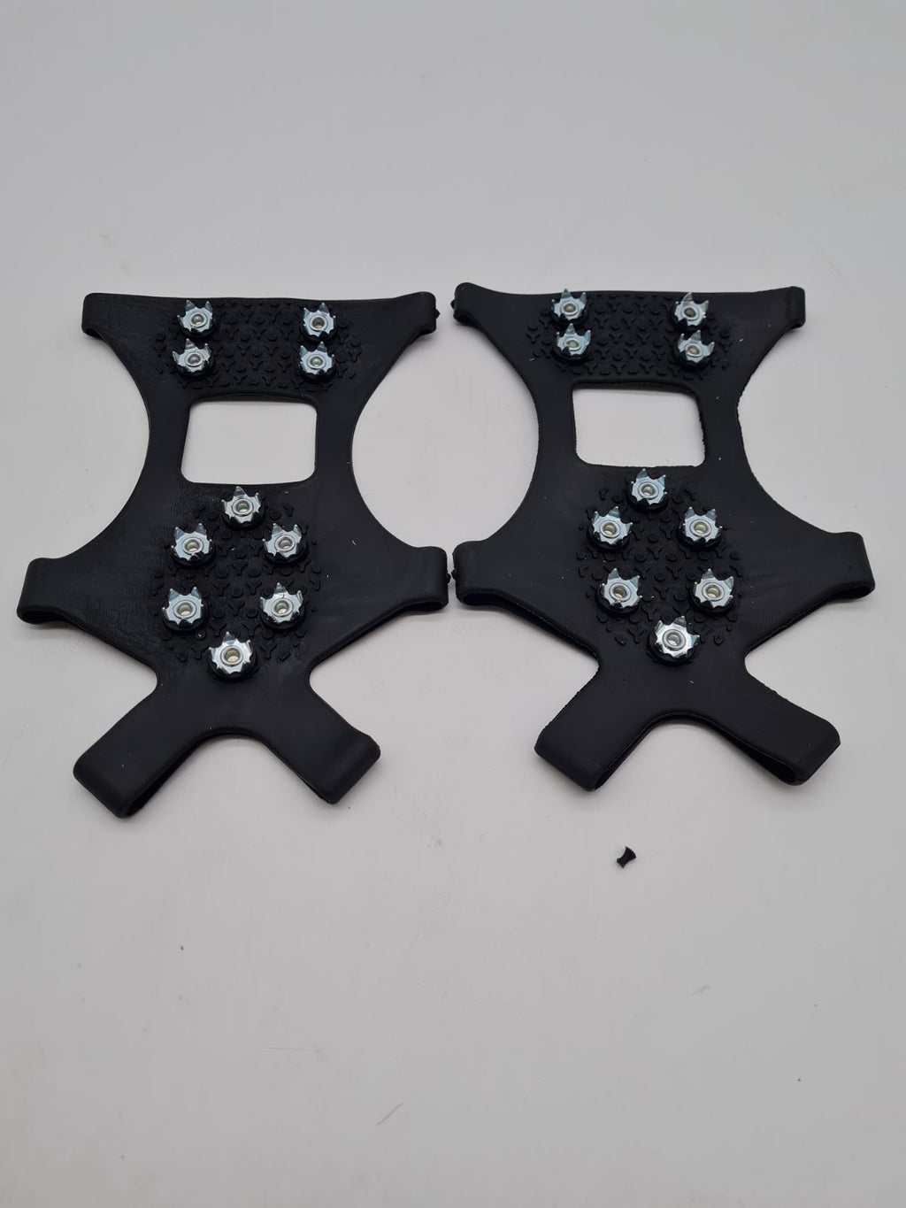 Pair of Studded Shoe Ice Grips Size M â€” photograph 2