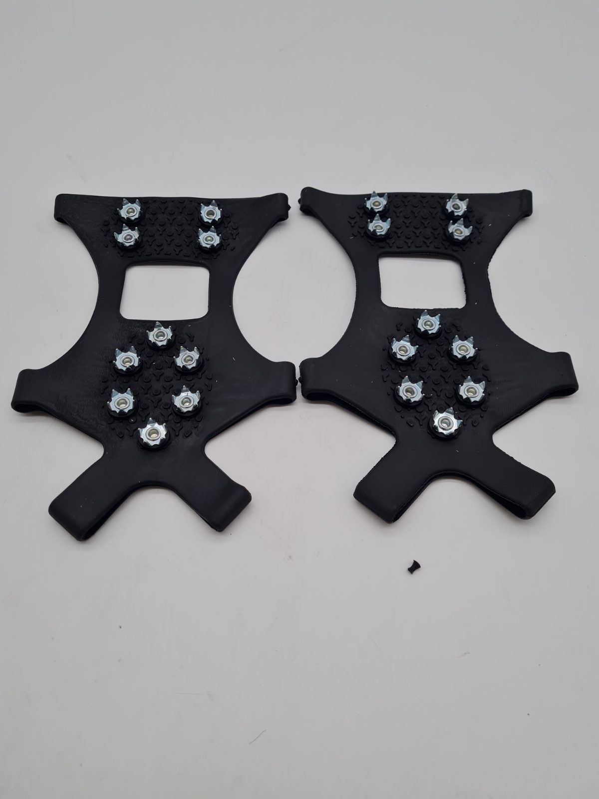 Pair of Studded Shoe Ice Grips Size M â€” photograph 2