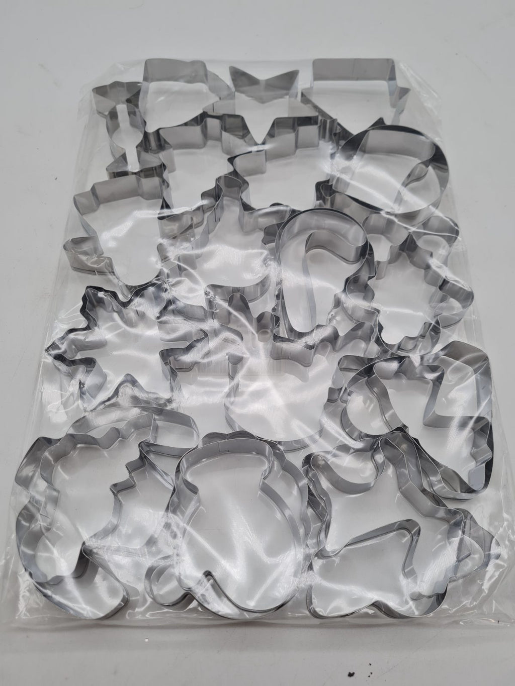 25-Piece Christmas Cookie Cutter Set — photograph 2
