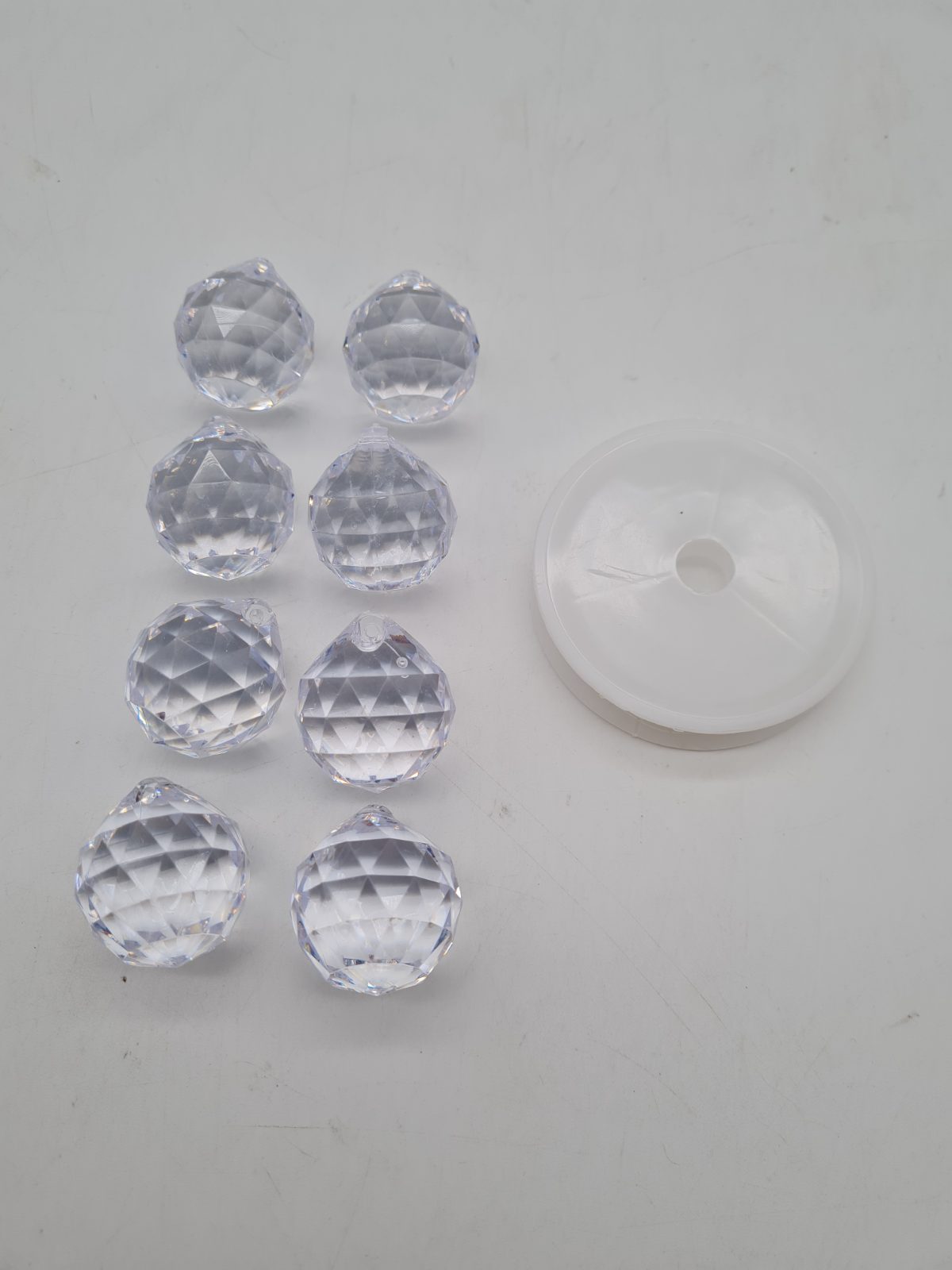 Pack of 8 Hanging Faceted Crystal-Effect Decorations â€” photograph 1