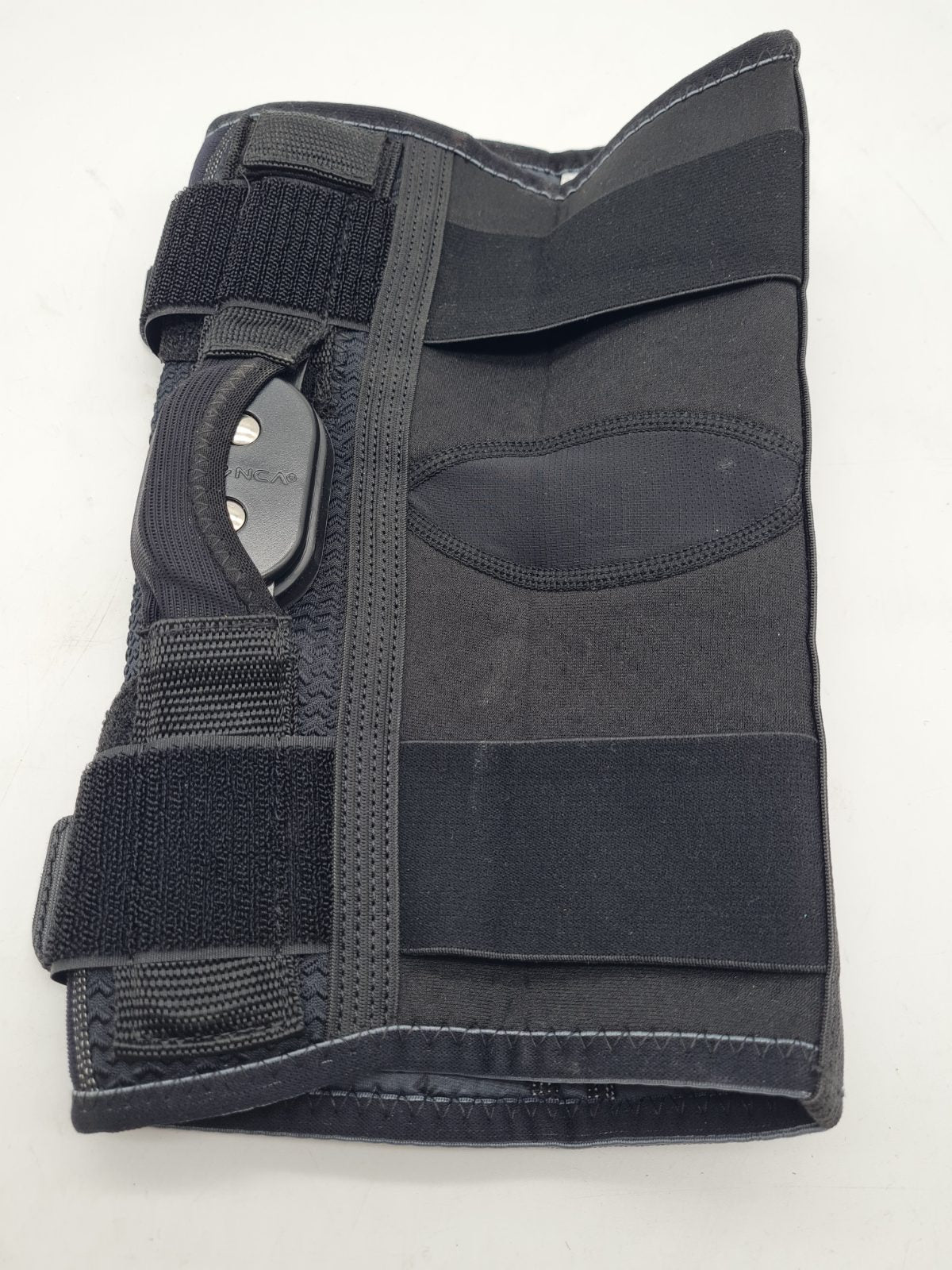 NEENCA Hinged Knee Brace â€” photograph 2