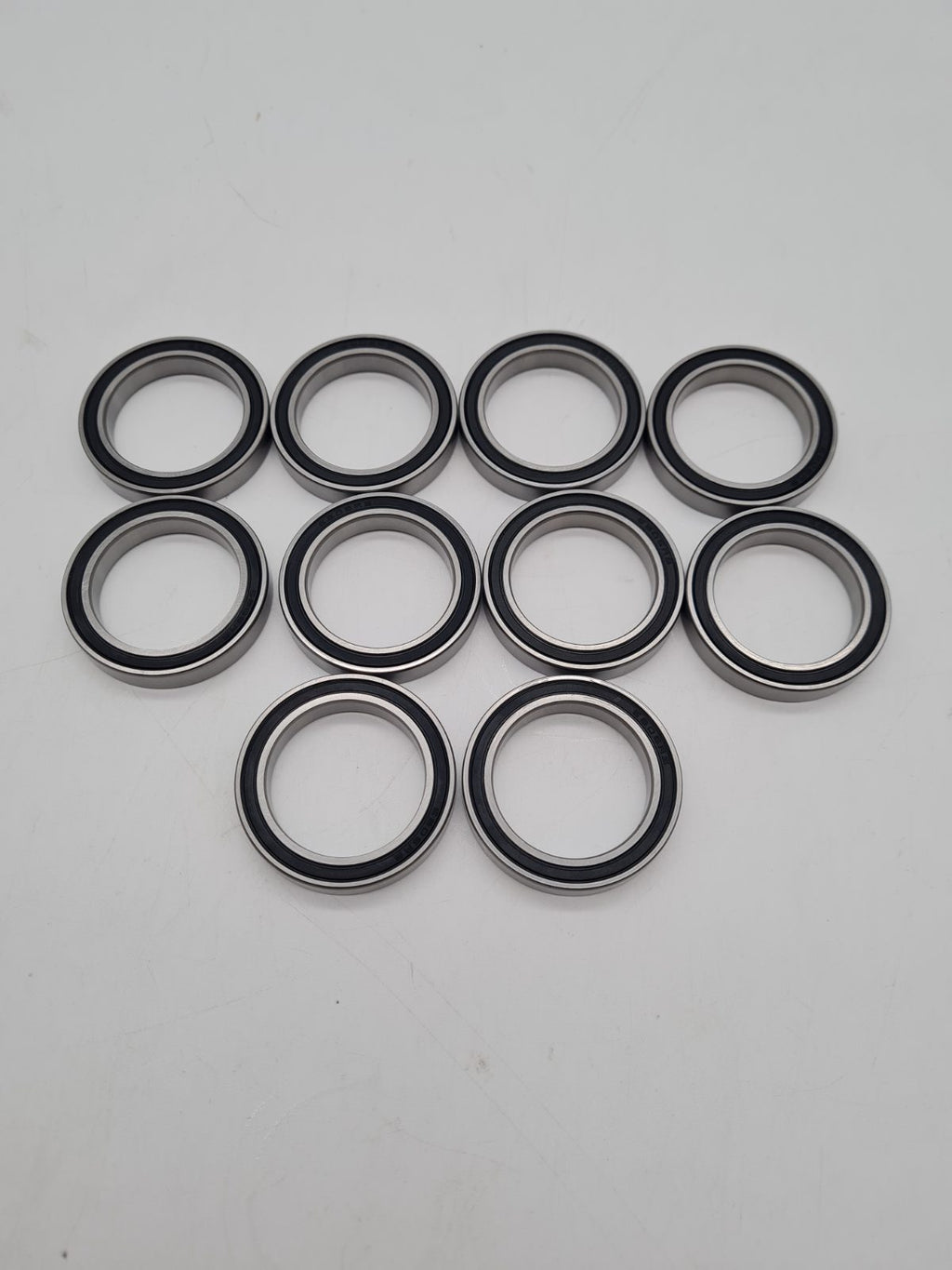 10 Deep Groove Ball Bearings 6806-2RS — photograph 1