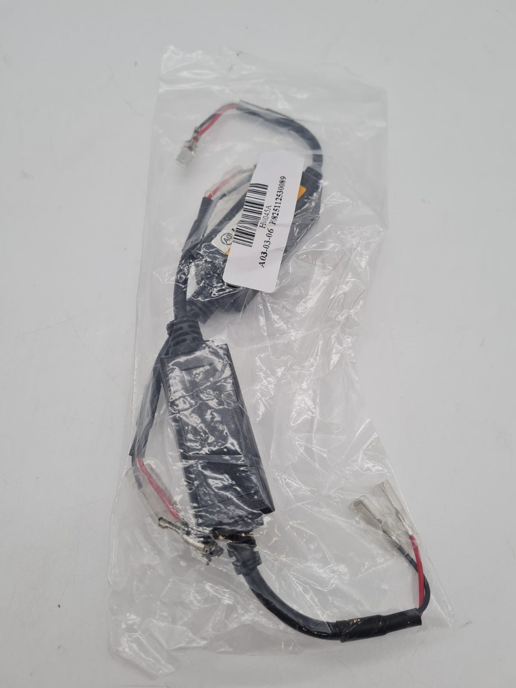 Pair of 9-16V LED CANBUS Anti-Flicker Adapters â€” photograph 3