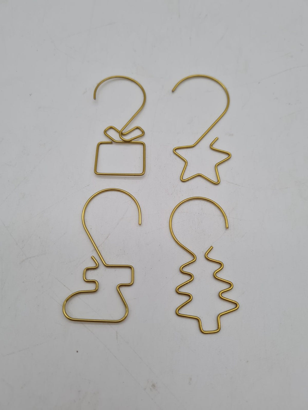 Assorted Shaped Christmas Ornament Hooks â€” photograph 1