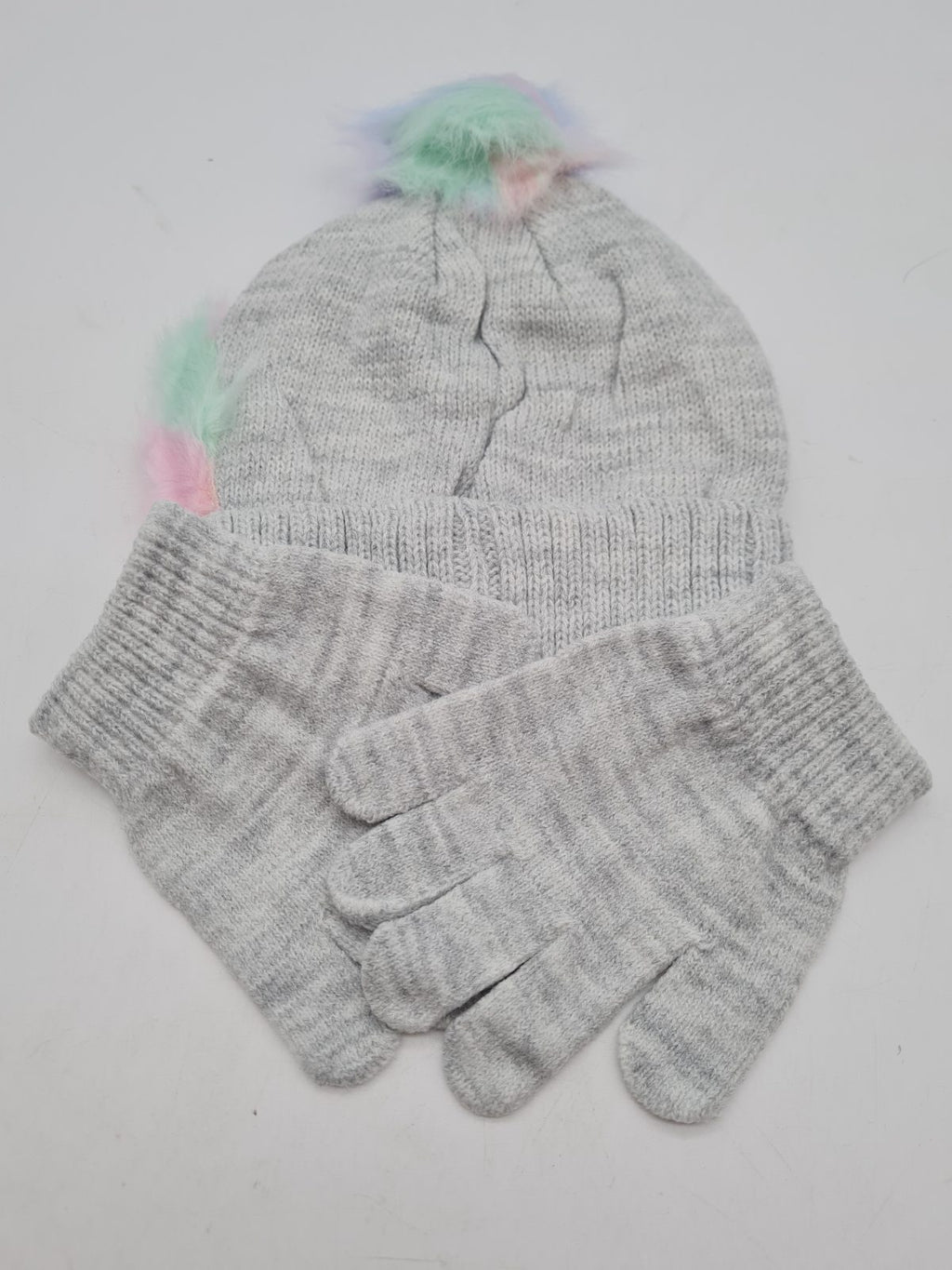 Children's Unicorn Knitted Hat and Gloves Set — photograph 2