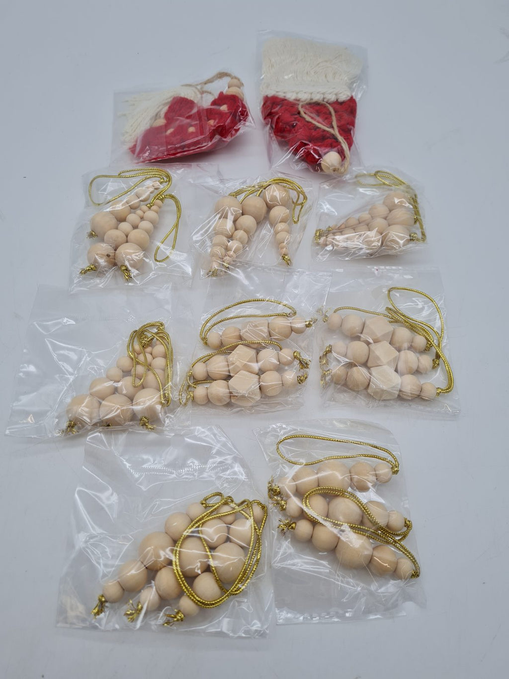 Assorted Wooden Bead Christmas Tree Ornaments Set — photograph 2