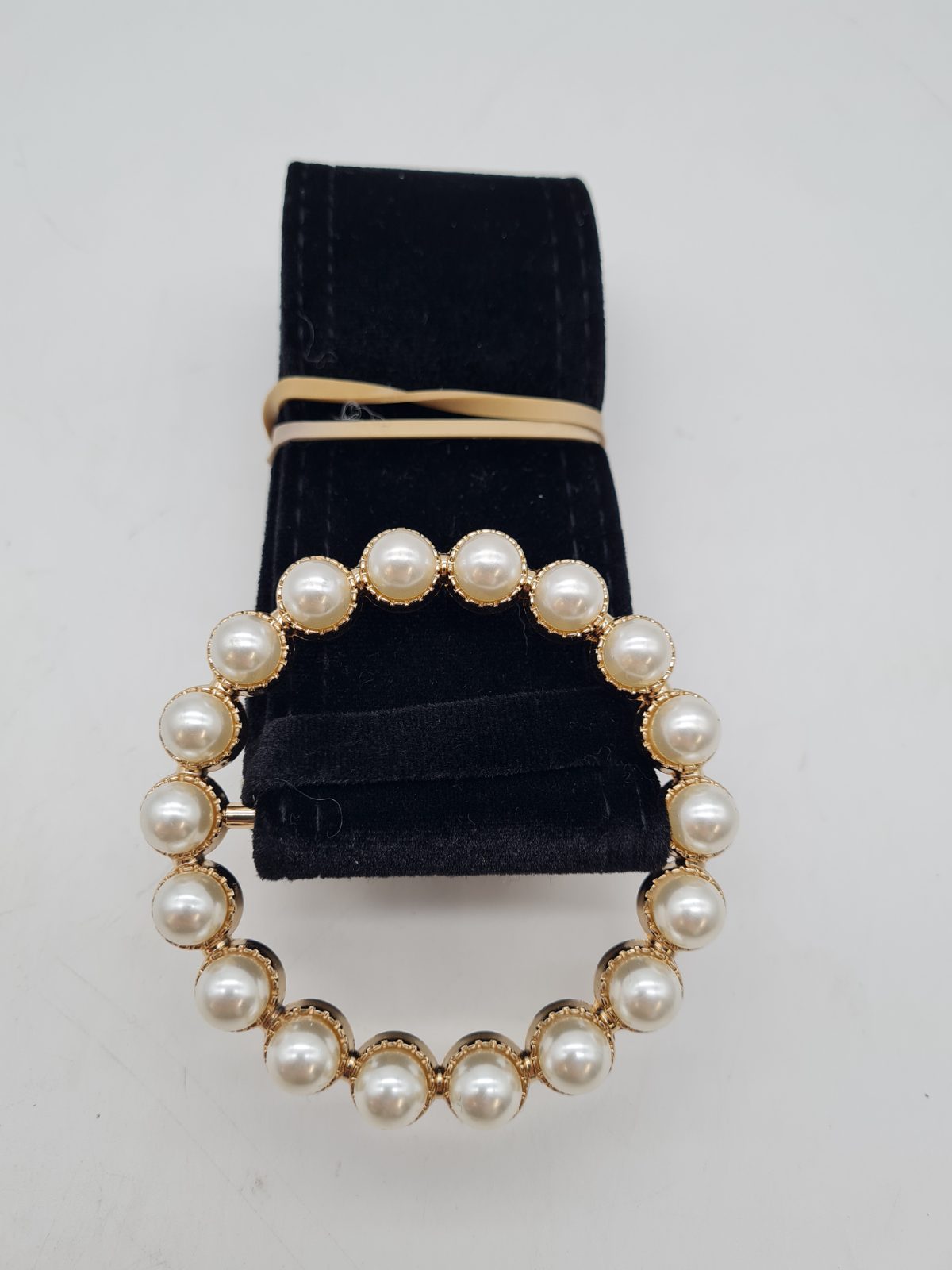 Women's Pearl-Effect Circular Buckle Waist Belt — photograph 2