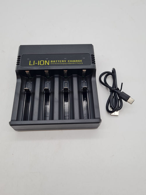 4-Slot Li-ion Battery Charger MS-5D84H â€” photograph 1