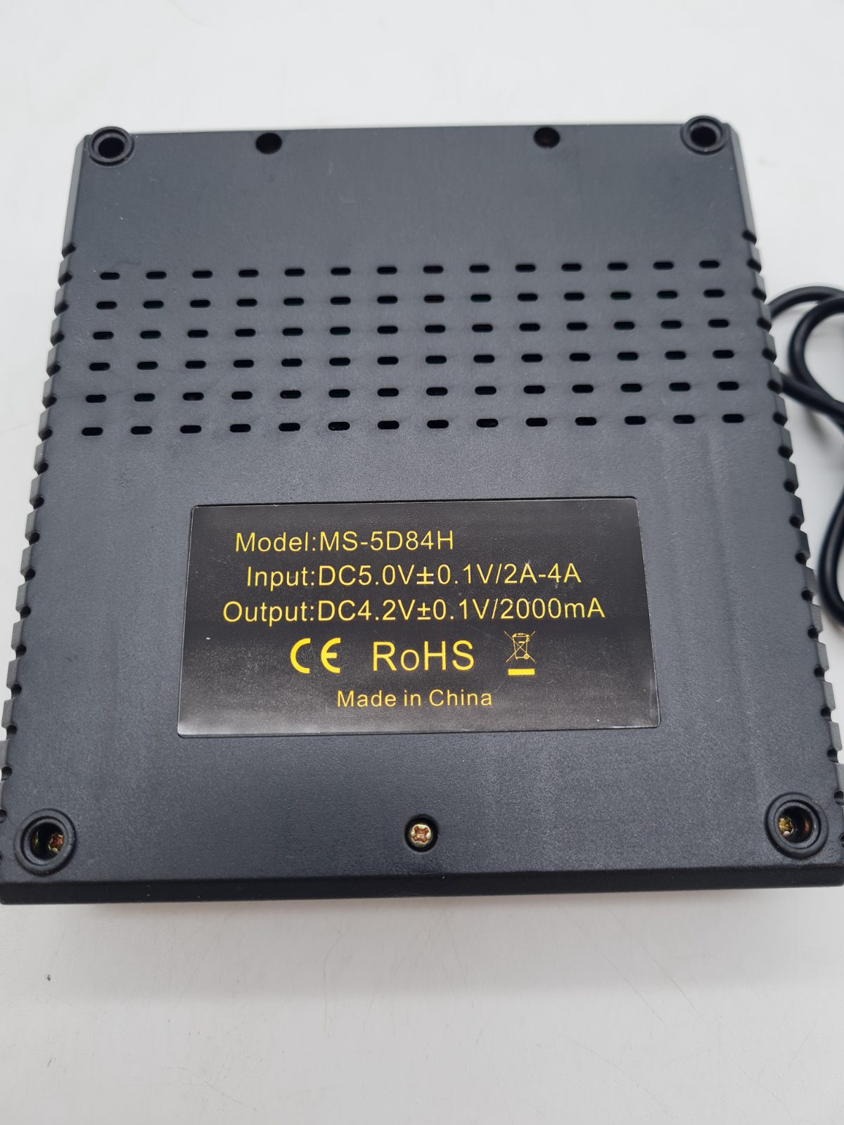 4-Slot Li-ion Battery Charger MS-5D84H — photograph 3