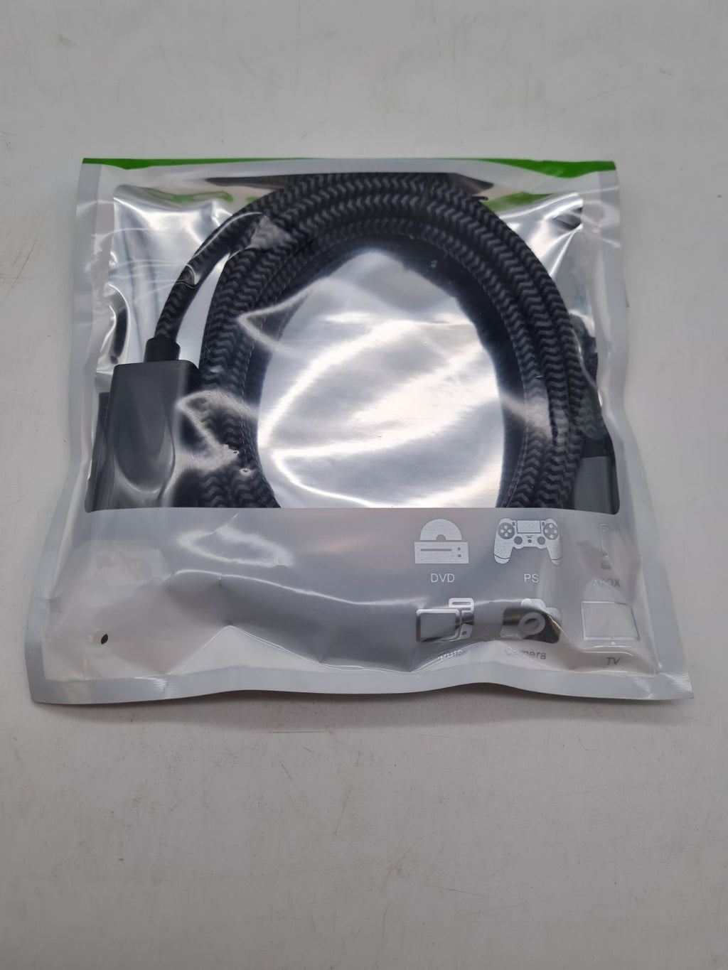 Mini DisplayPort to HDMI Cable â€” photograph 3