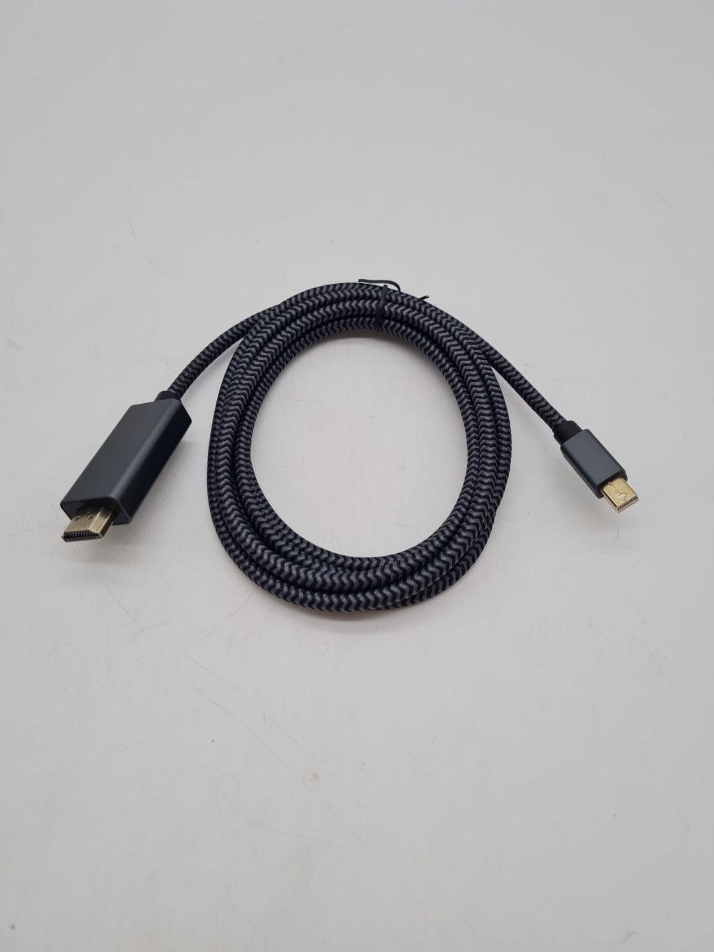 Mini DisplayPort to HDMI Cable — photograph 2