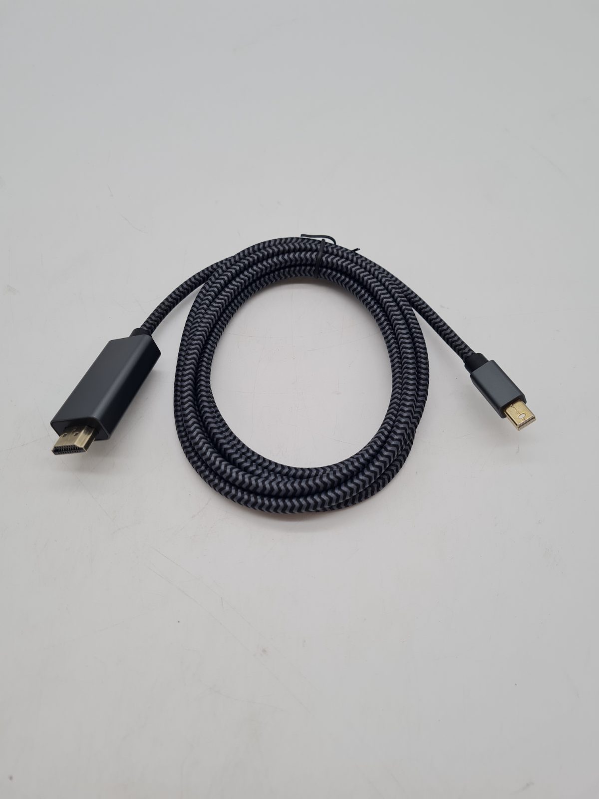 Mini DisplayPort to HDMI Cable â€” photograph 2