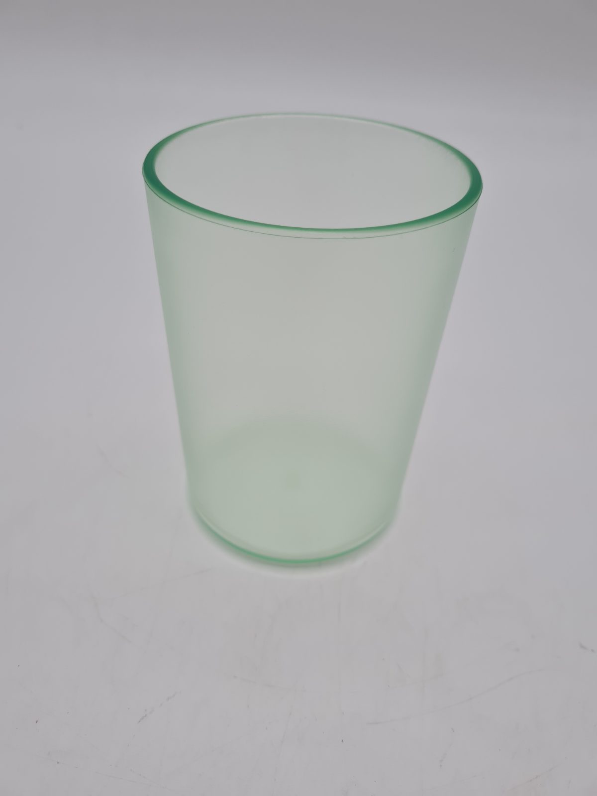 Translucent  green Toothbrush Tumbler â€” photograph 1