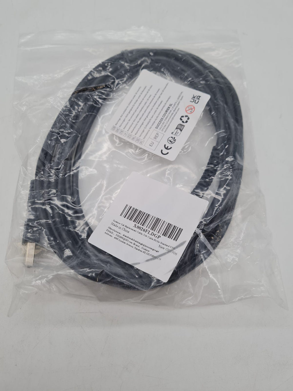 USB-A to USB-B Printer Cable with Shrouded Connector â€” photograph 3