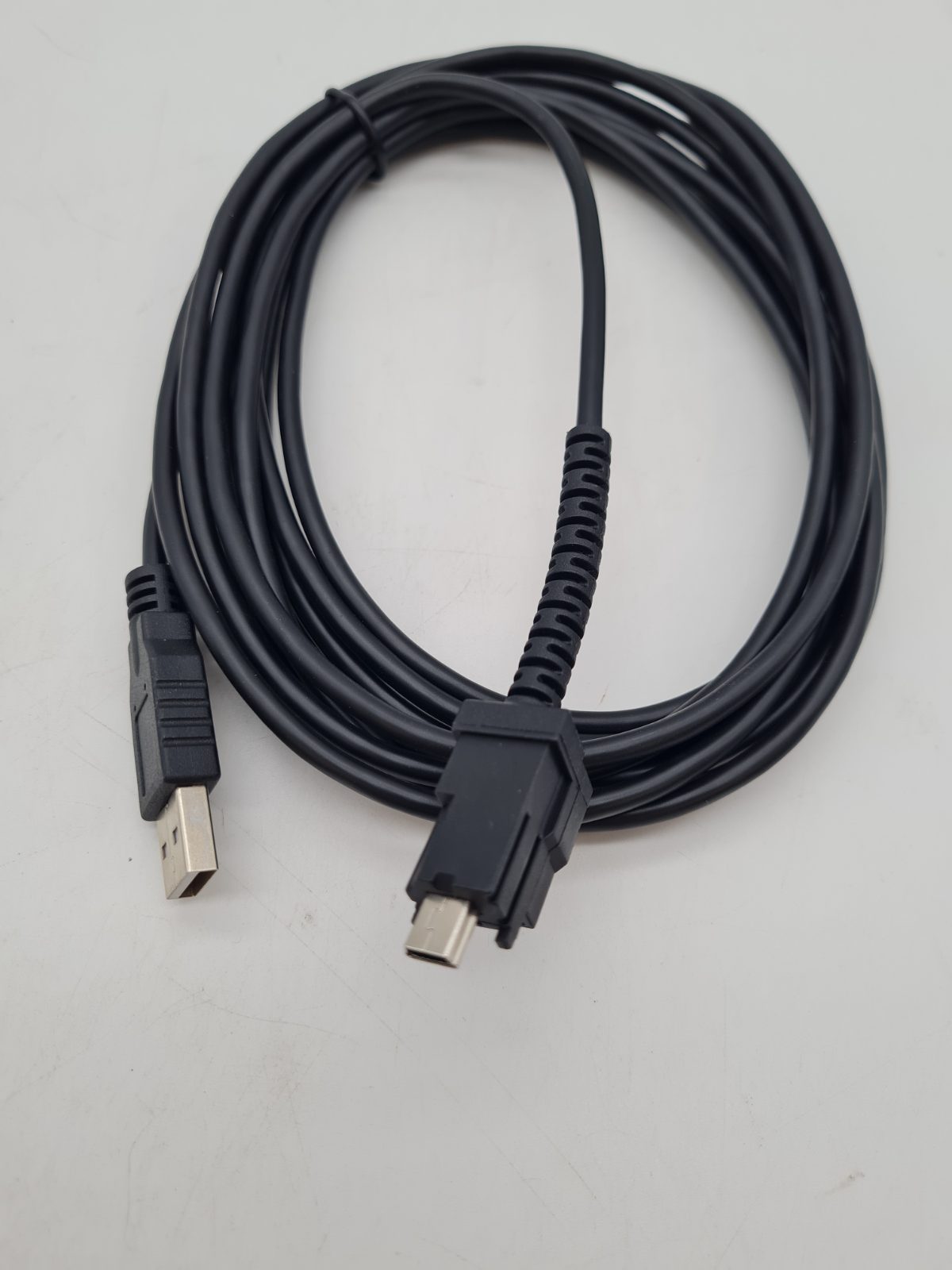 USB-A to USB-B Printer Cable with Shrouded Connector â€” photograph 1