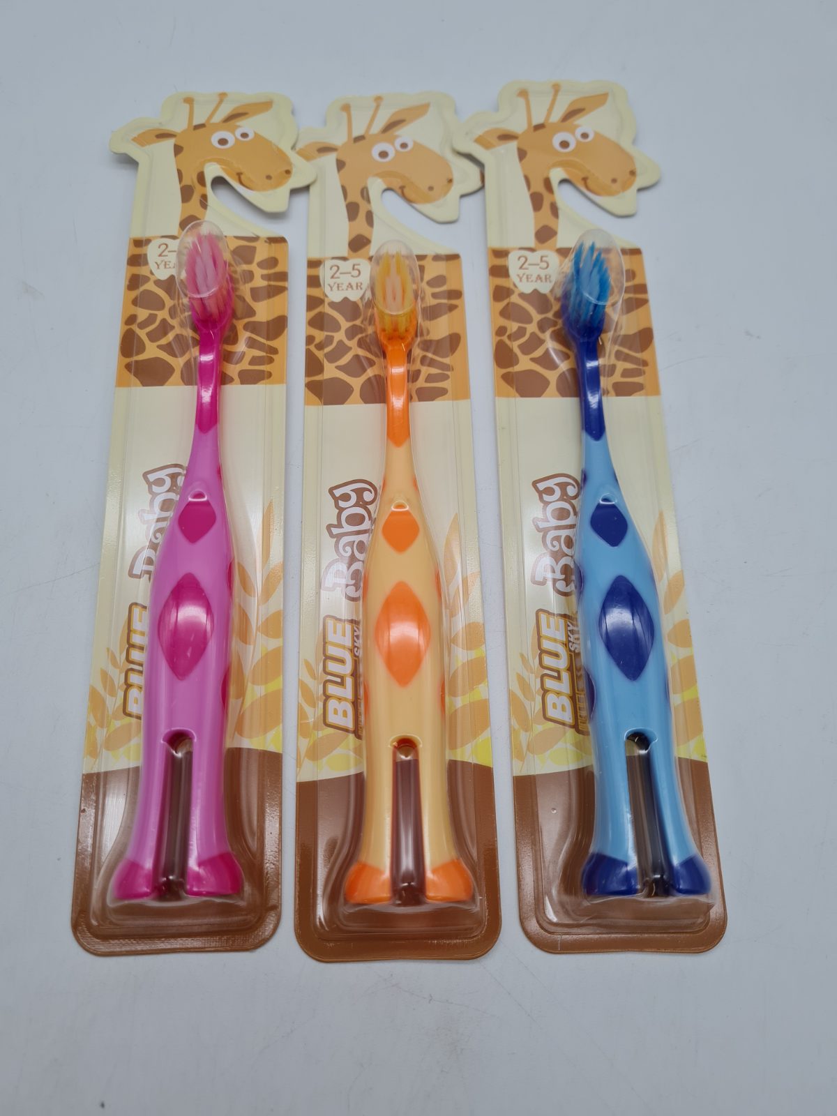 Children's Toothbrushes 3 Pack â€” photograph 1
