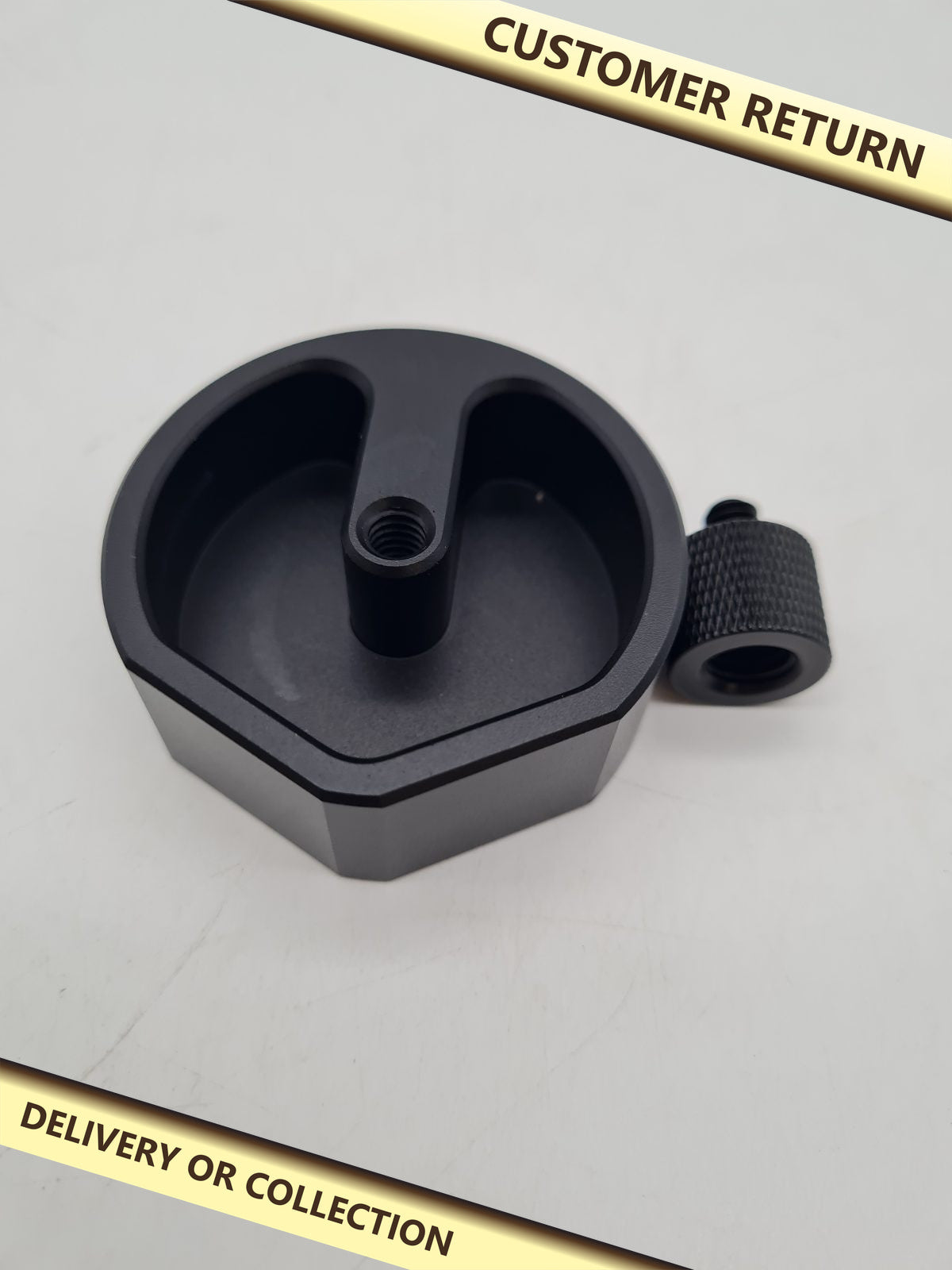 Tripod Mount Adapter for Starlink Mini — photograph 1 — Customer return; auction delivery information shown on image