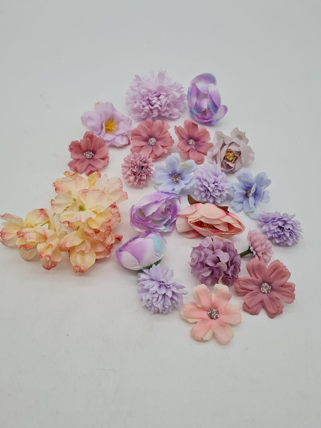 Artificial Flower Heads for Crafts and Decorations â€” photograph 1