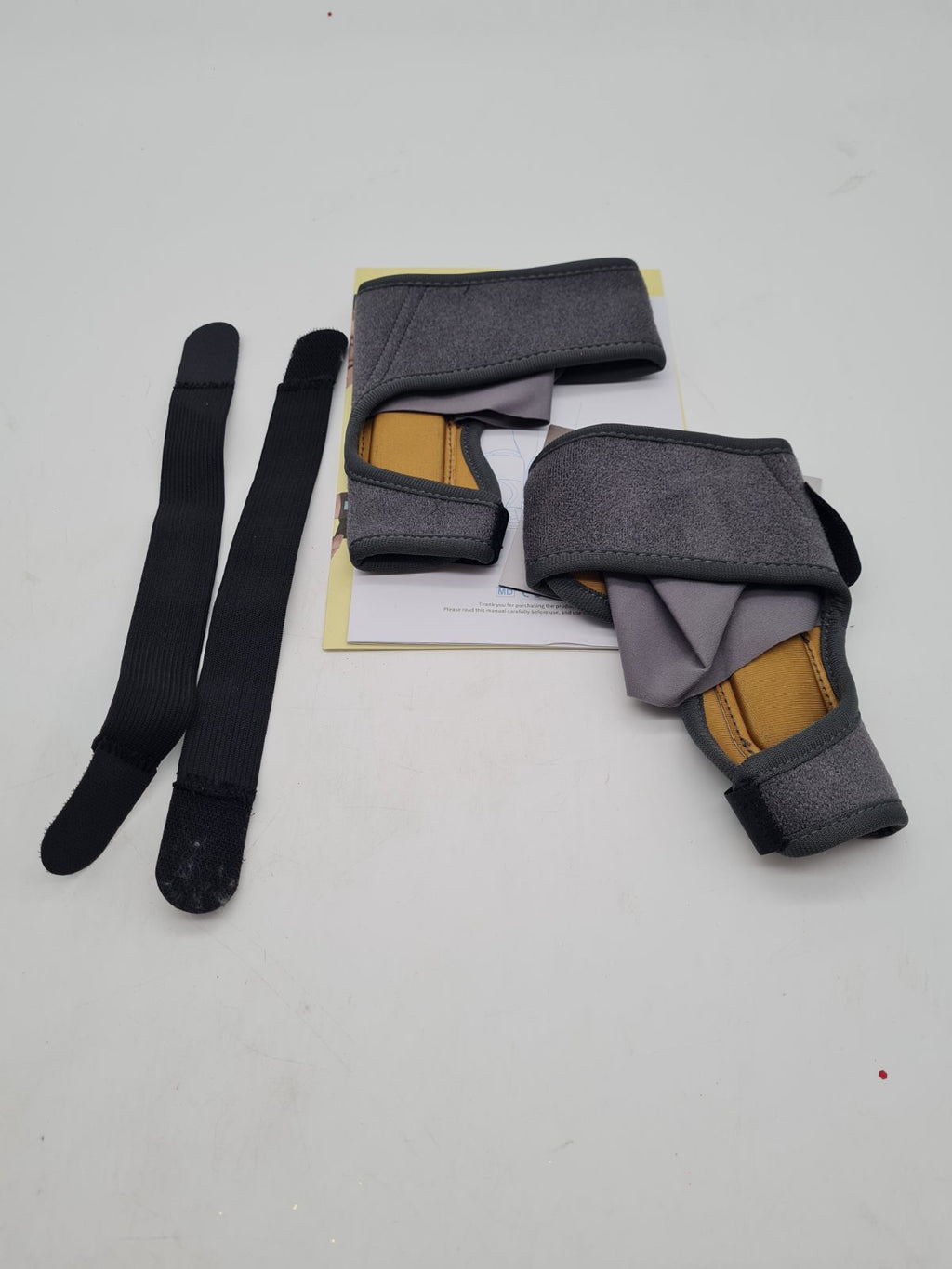 Bunion and Toe Corrector Splint Pair — photograph 2